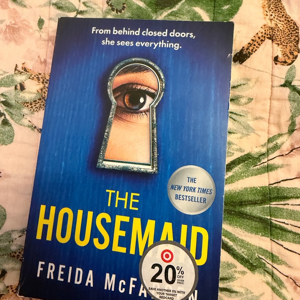 The Housemaid by Freida McFadden - Blue Paperback Novel